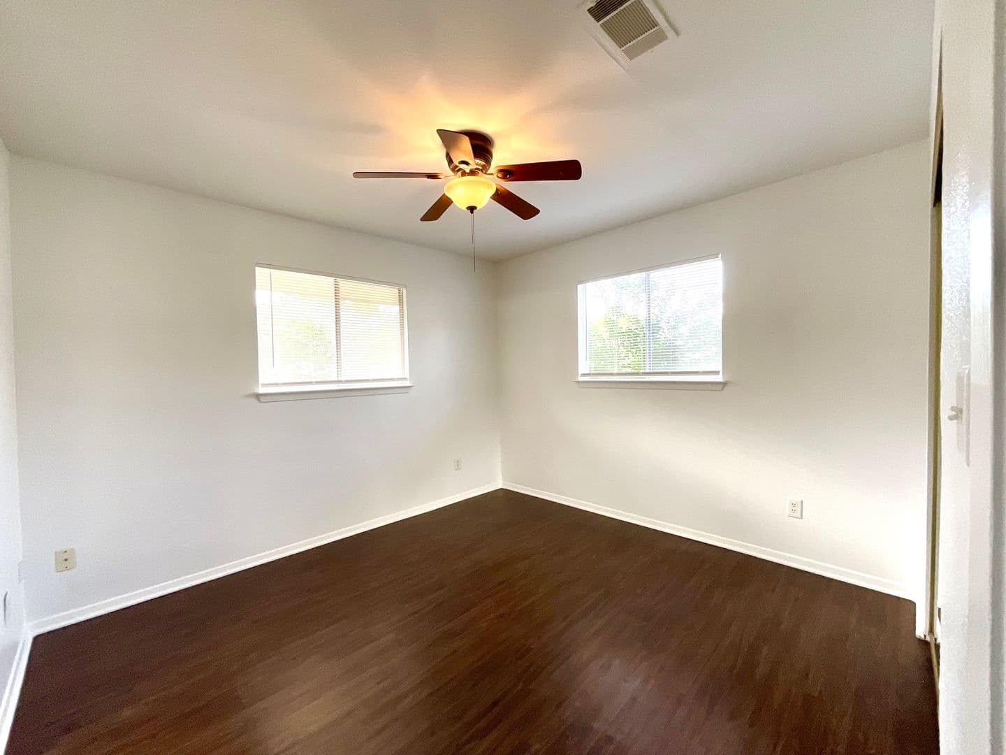 Horseshoe Bay Apartment: 400 Green Leaf