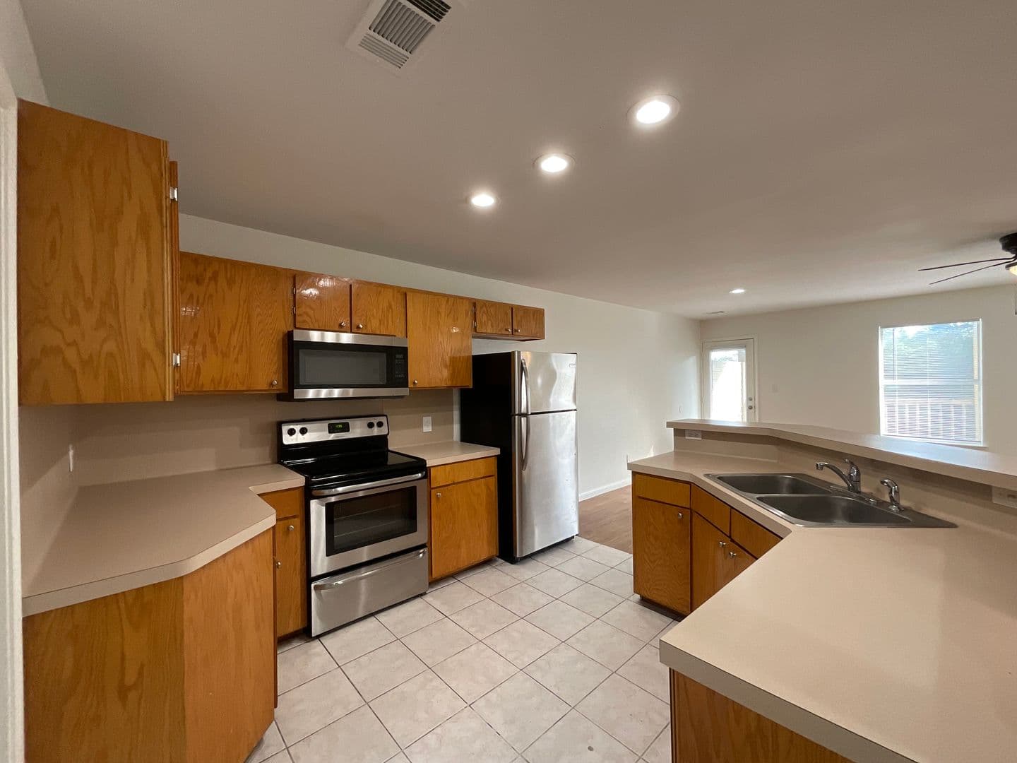 Horseshoe Bay Apartment: 400 Green Leaf