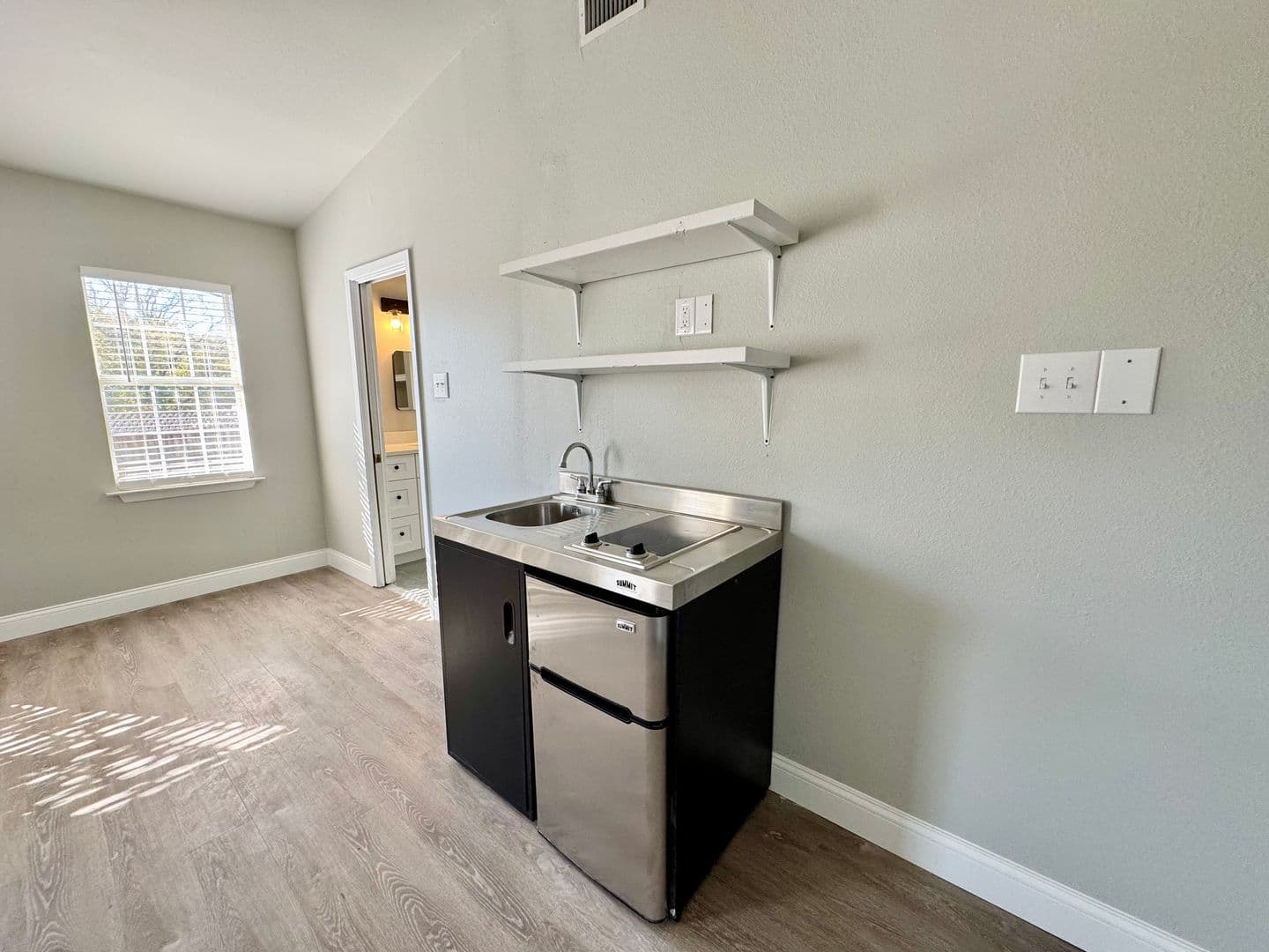 Sunrise Beach Village Apartment: 705 Sunrise Ave