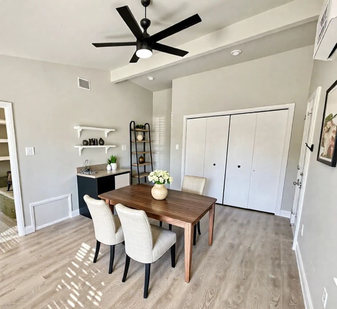 Sunrise Beach Village Apartment: 705 Sunrise Ave