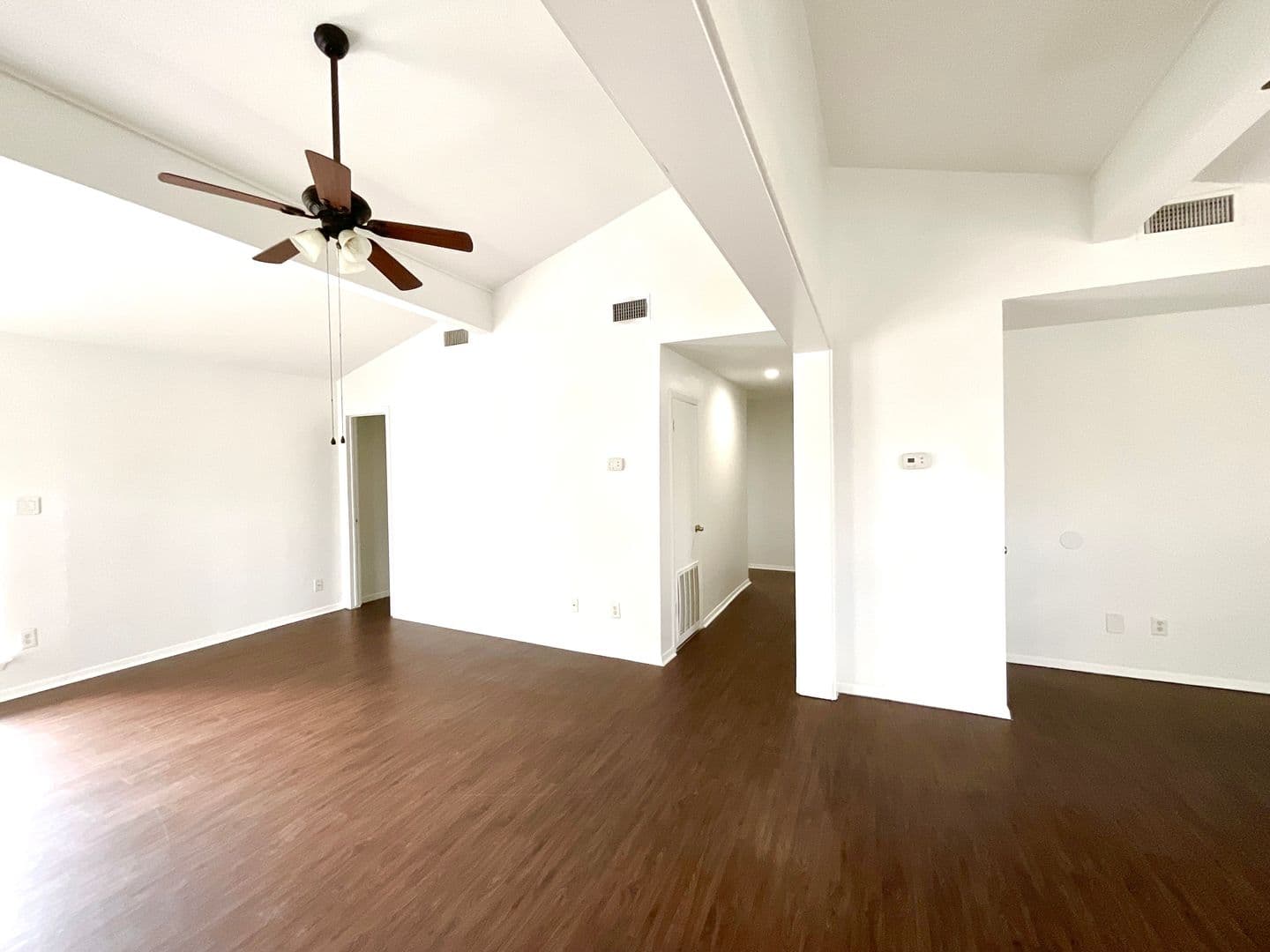 Horseshoe Bay Apartment: 400 Green Leaf