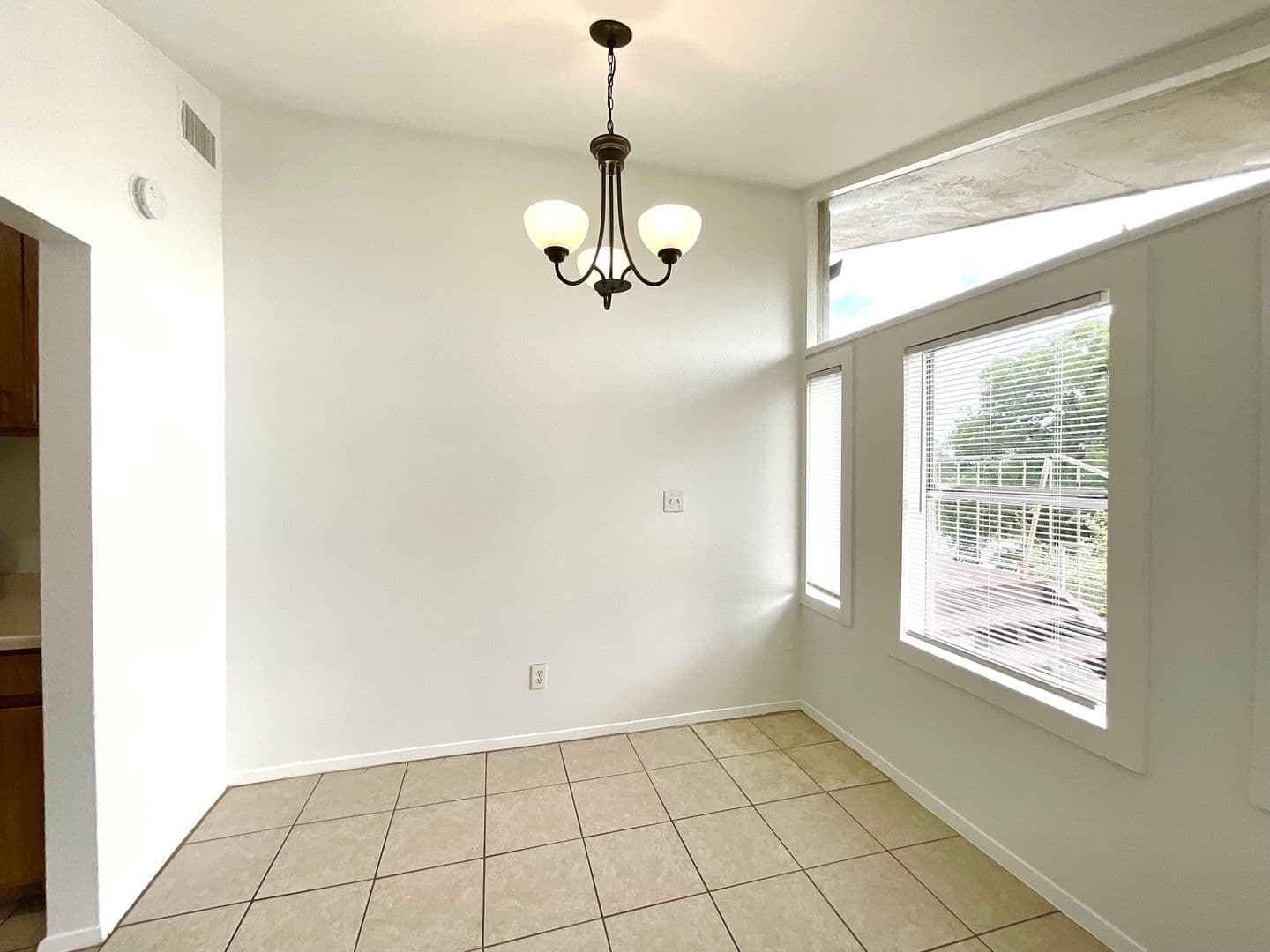 Horseshoe Bay Apartment: 400 Green Leaf