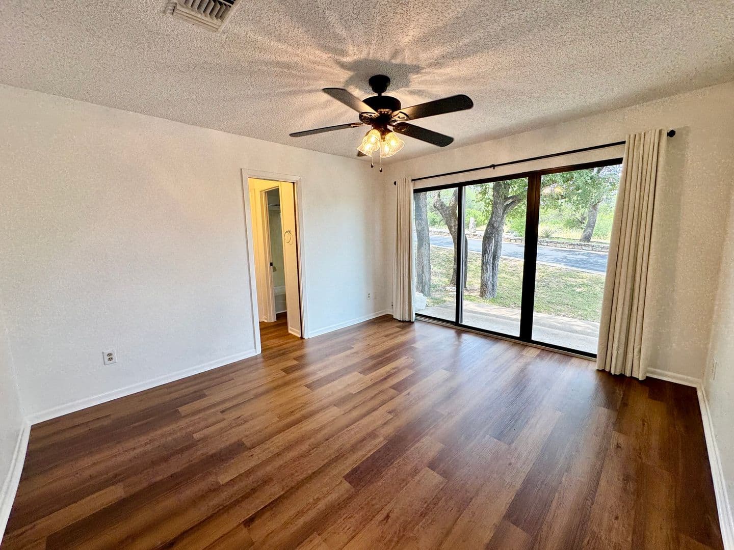 Horseshoe Bay House: 800-D Grassy Knoll