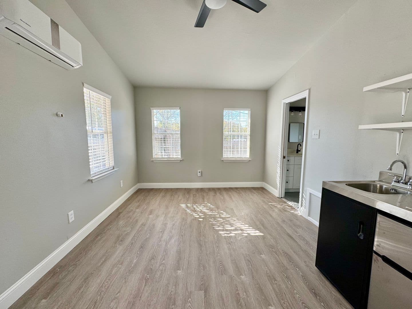 Sunrise Beach Village Apartment: 705 Sunrise Ave