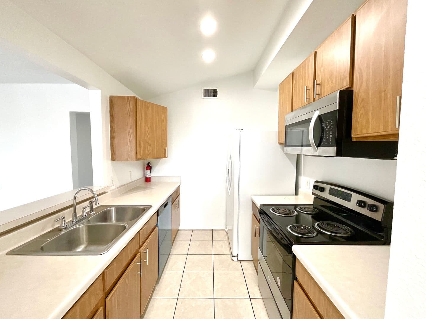 Horseshoe Bay Apartment: 400 Green Leaf