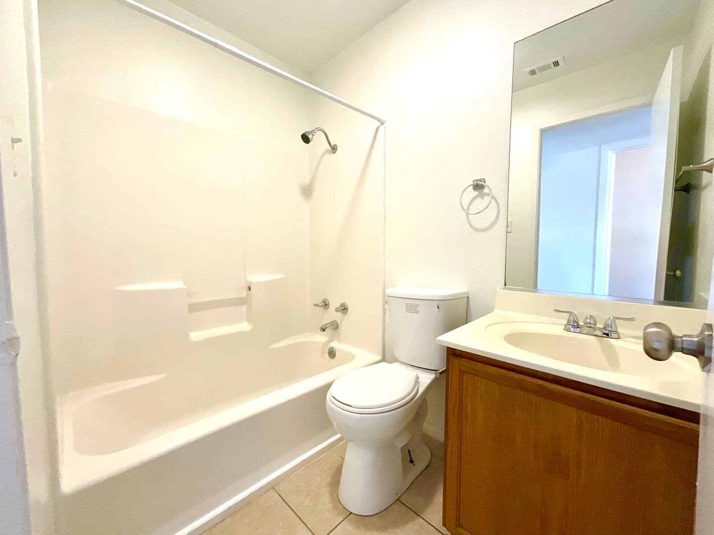 Horseshoe Bay Apartment: 400 Green Leaf