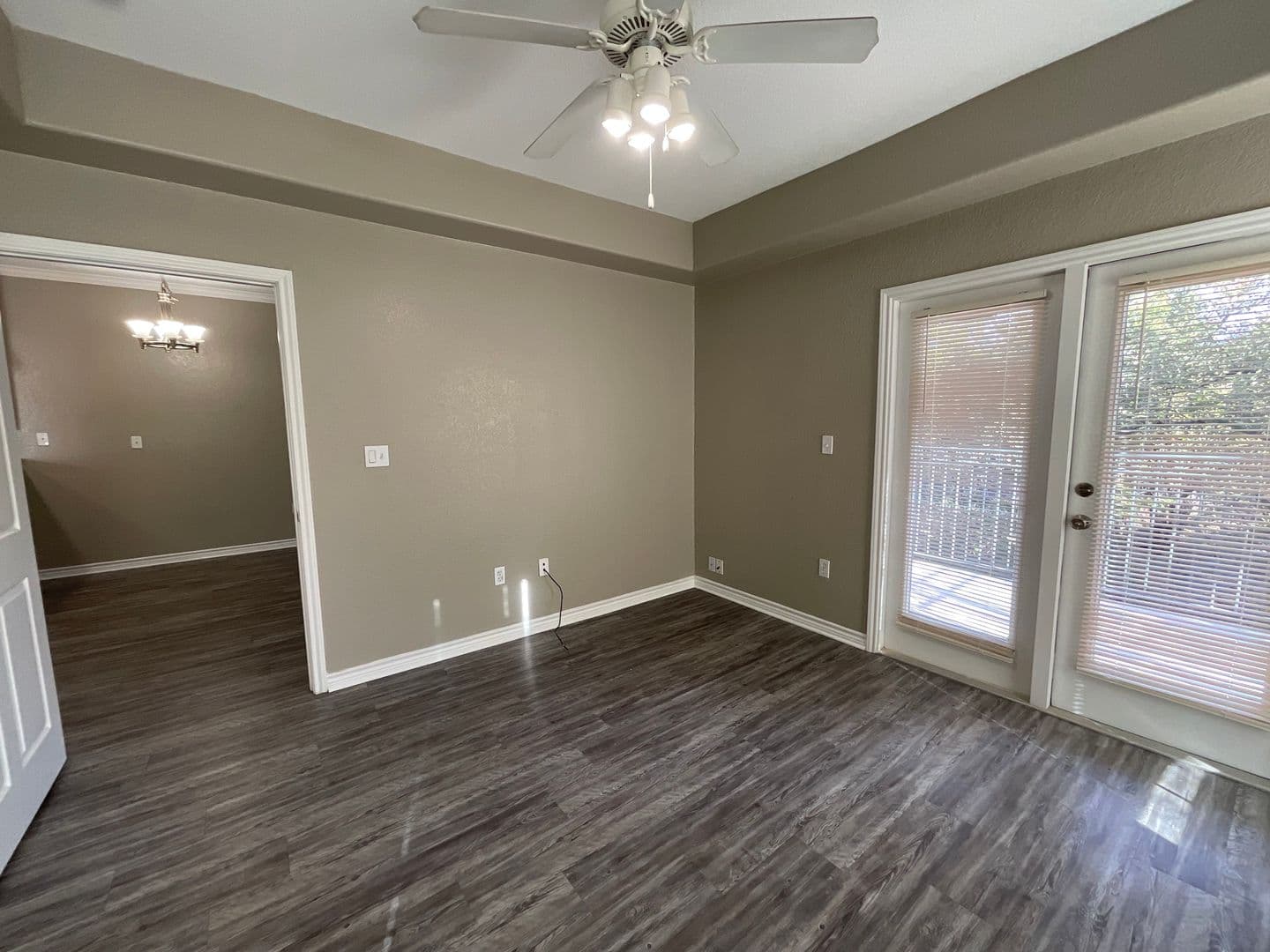 Horseshoe Bay Apartment: 400 Green Leaf