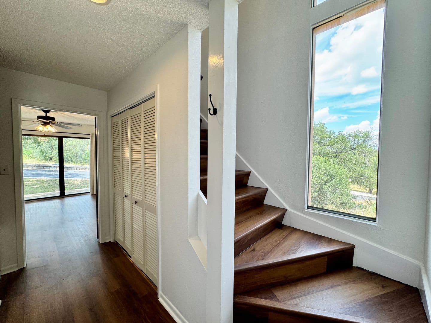 Horseshoe Bay House: 800-D Grassy Knoll