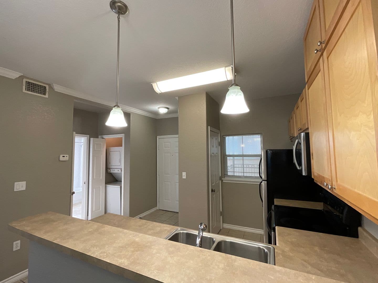 Horseshoe Bay Apartment: 400 Green Leaf