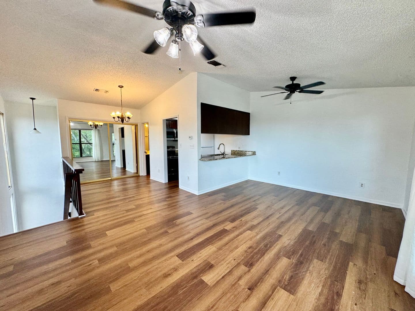 Horseshoe Bay House: 800-D Grassy Knoll