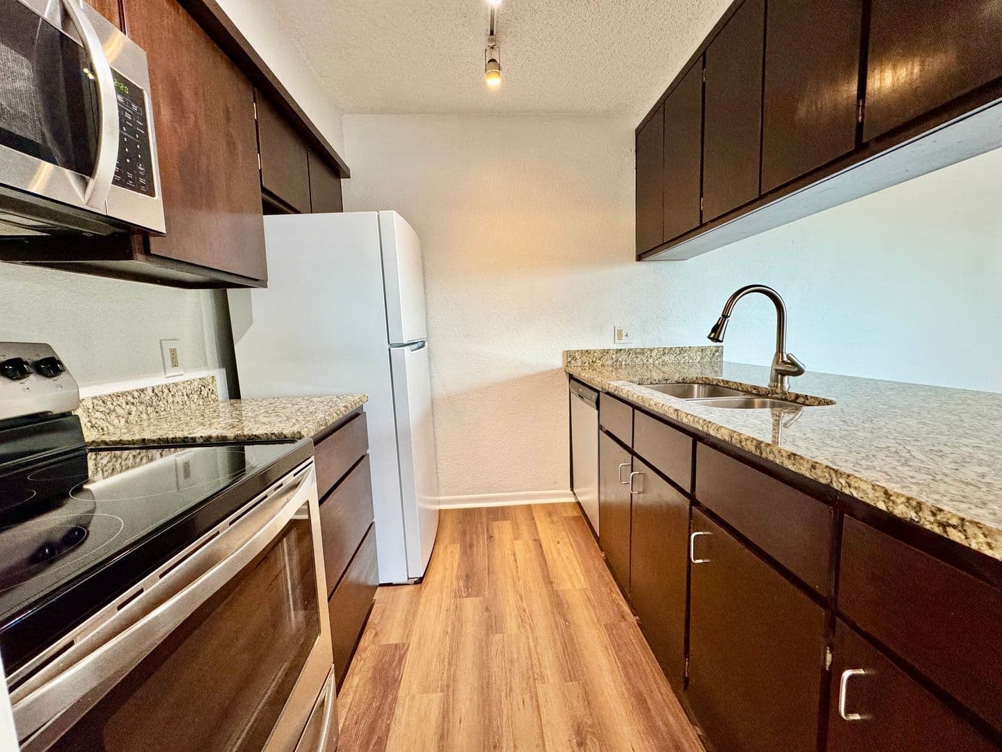 Horseshoe Bay House: 800-D Grassy Knoll