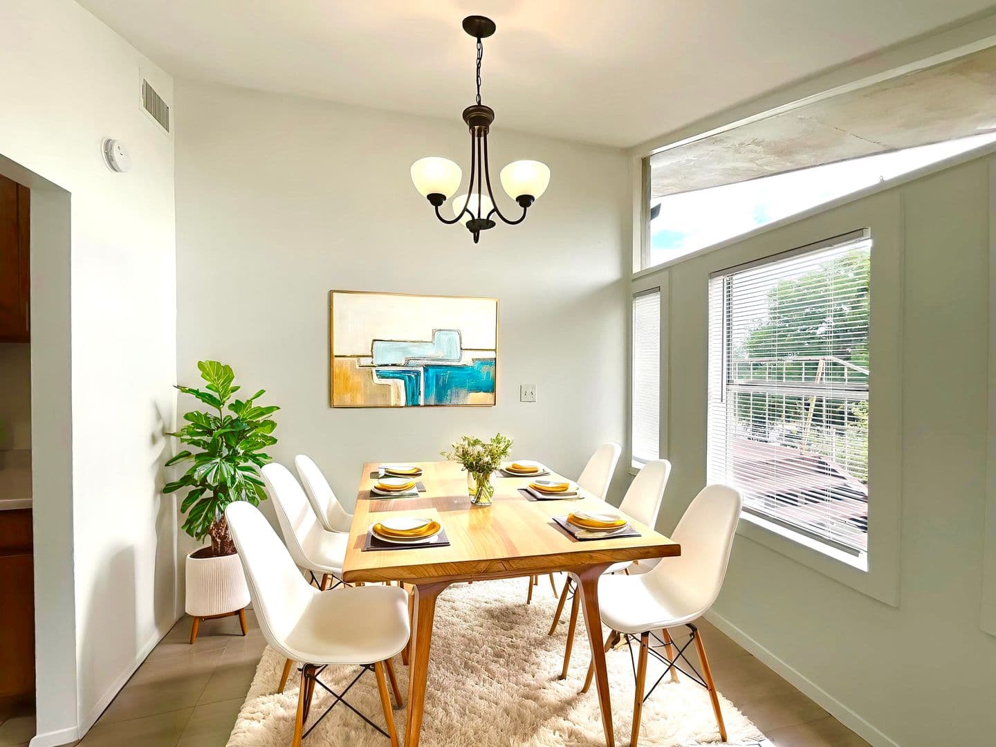 Horseshoe Bay Apartment: 400 Green Leaf