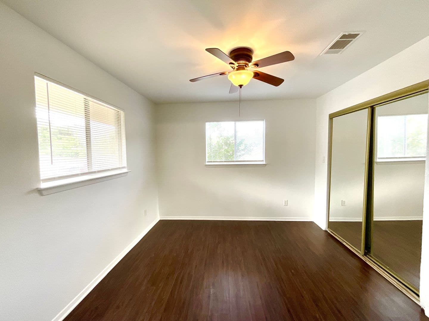 Horseshoe Bay Apartment: 400 Green Leaf