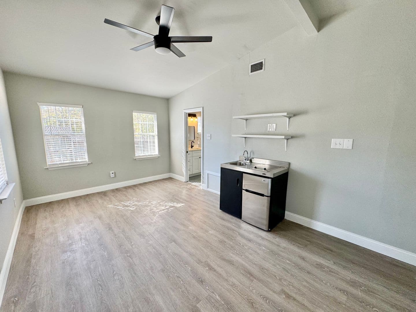 Sunrise Beach Village Apartment: 705 Sunrise Ave
