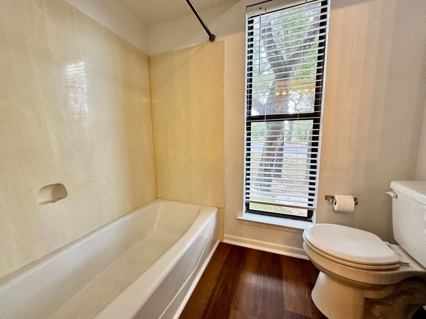 Horseshoe Bay House: 800-D Grassy Knoll