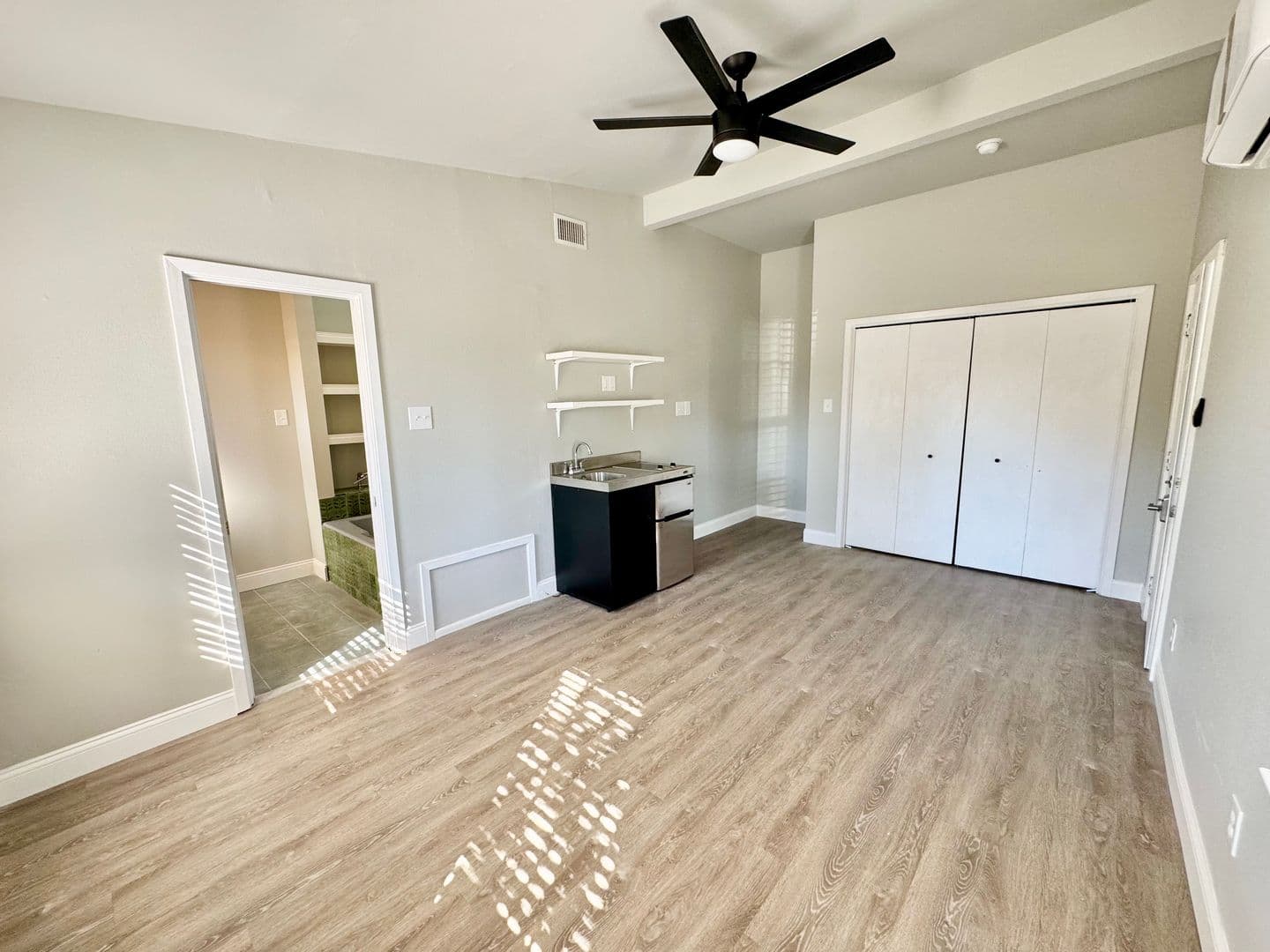 Sunrise Beach Village Apartment: 705 Sunrise Ave