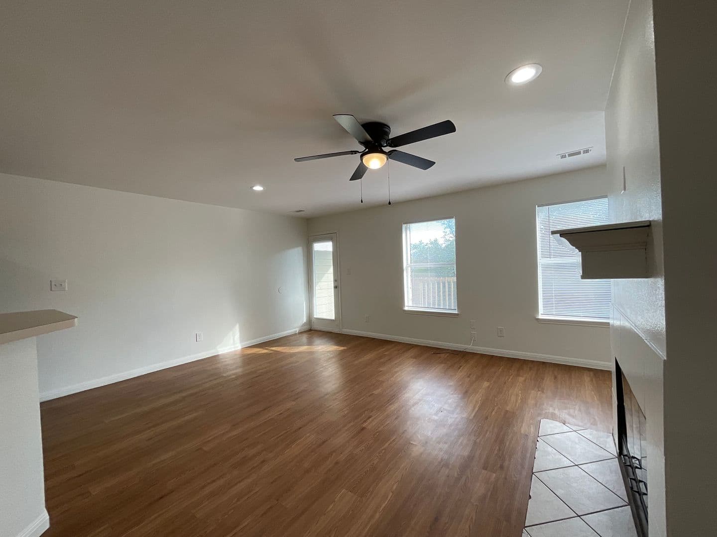 Horseshoe Bay Apartment: 400 Green Leaf