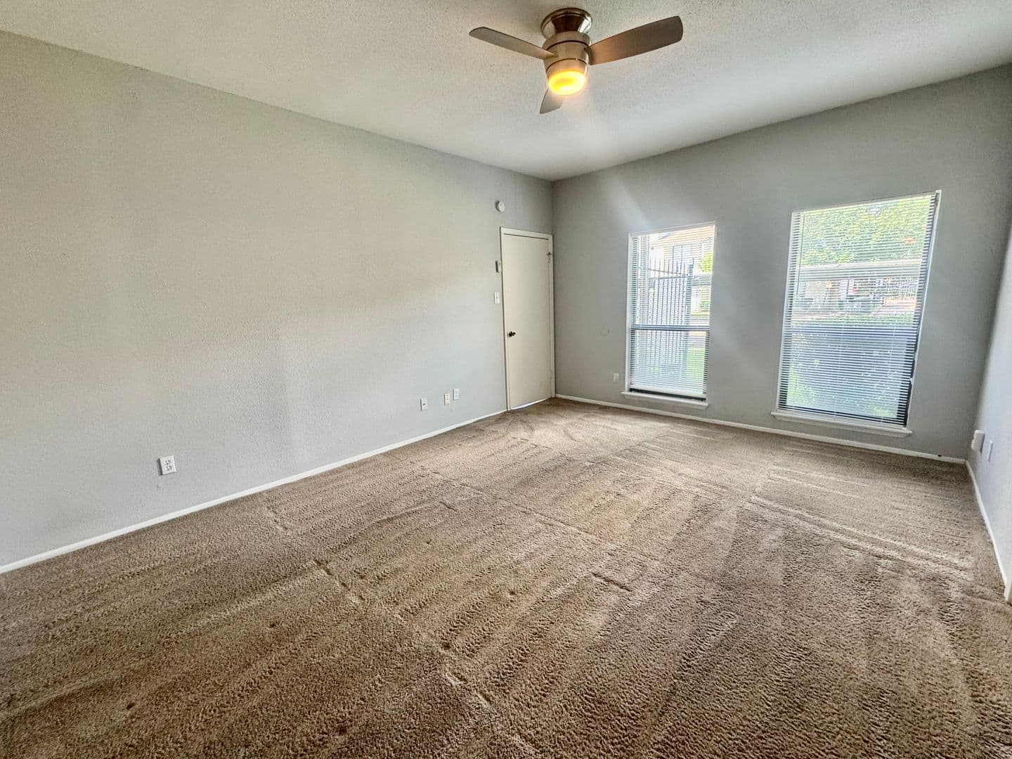 Houston Condo: 2425 Augusta Dr