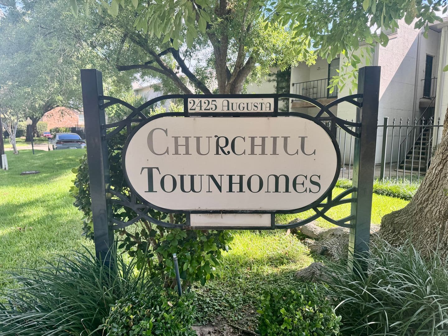 Houston Condo: 2425 Augusta Dr