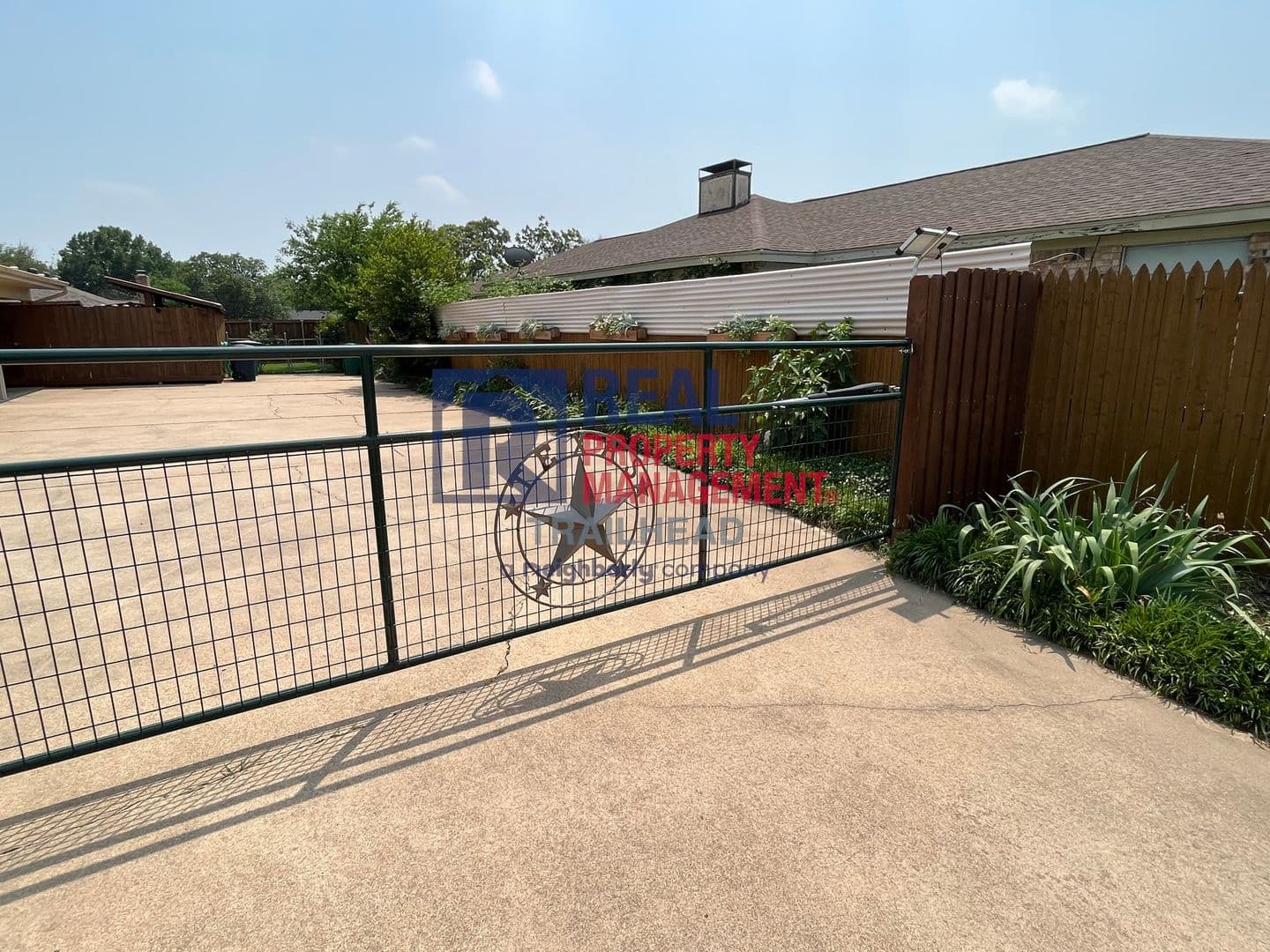 Fort Worth Multiplex: 6400 Espana Dr
