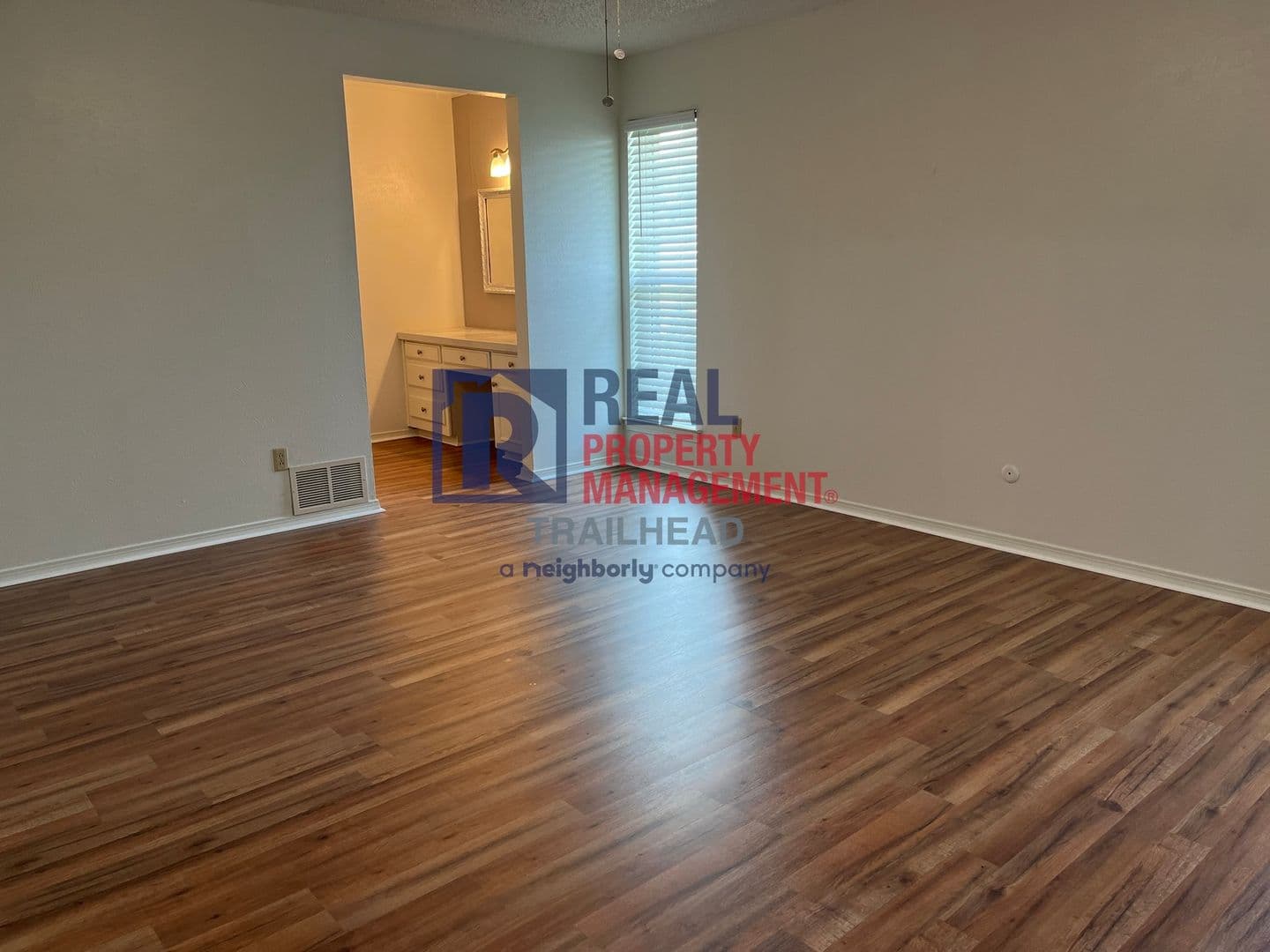 Fort Worth Multiplex: 6400 Espana Dr
