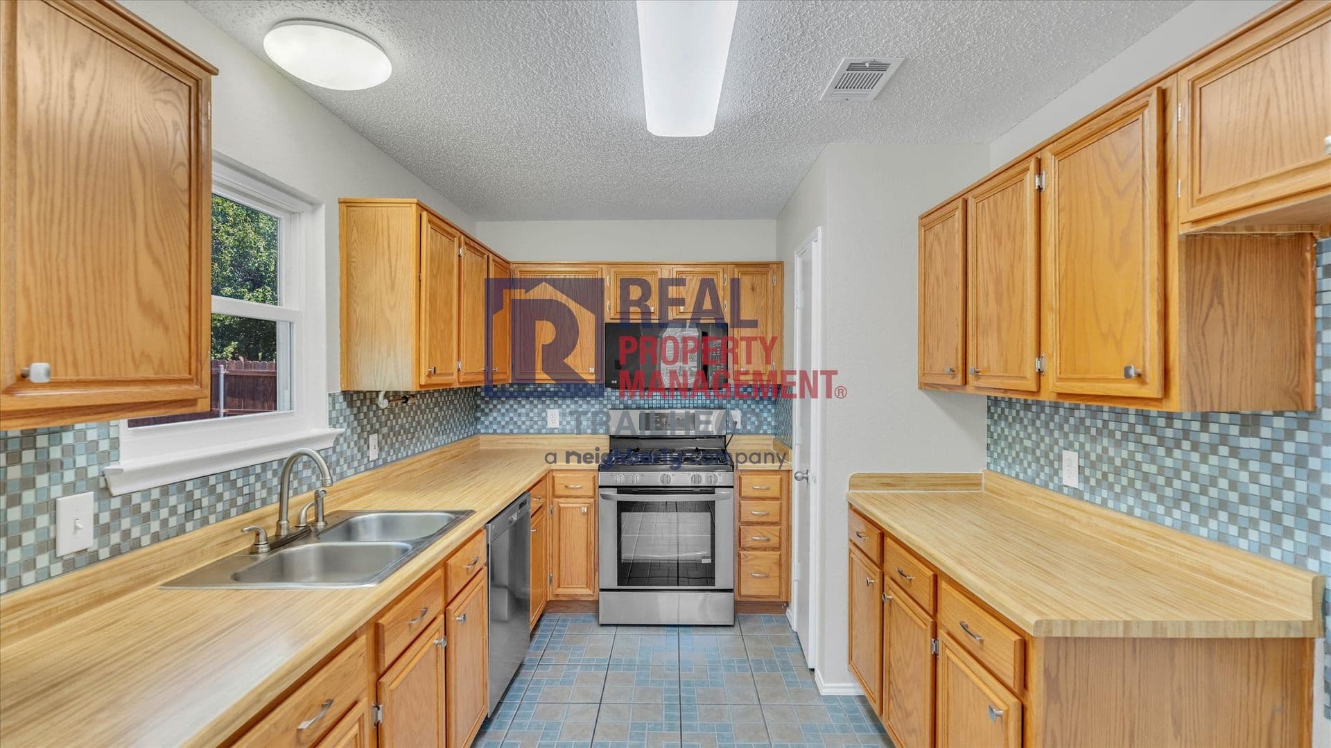 Fort Worth House: 732 Burlington Avenue
