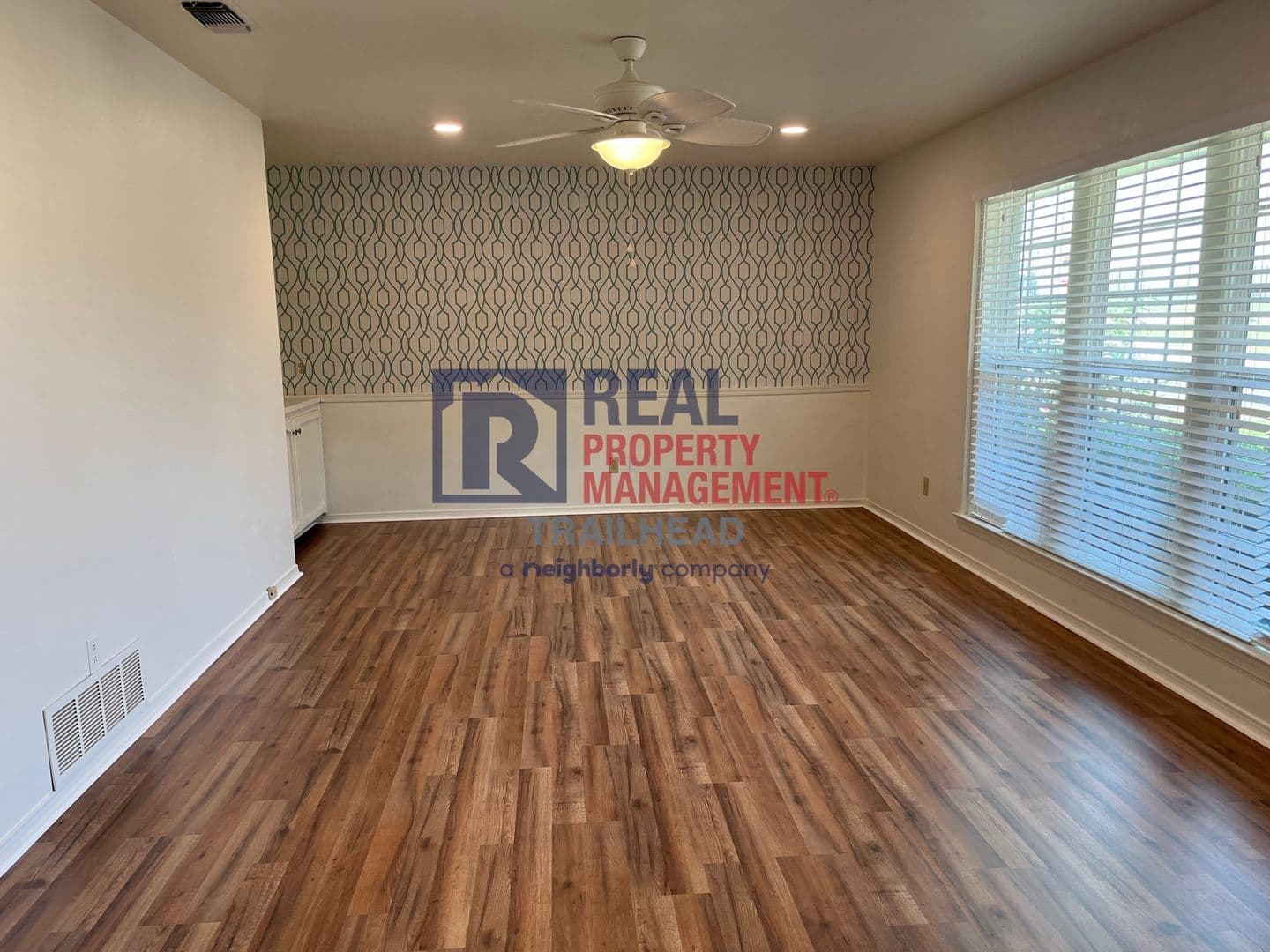 Fort Worth Multiplex: 6400 Espana Dr
