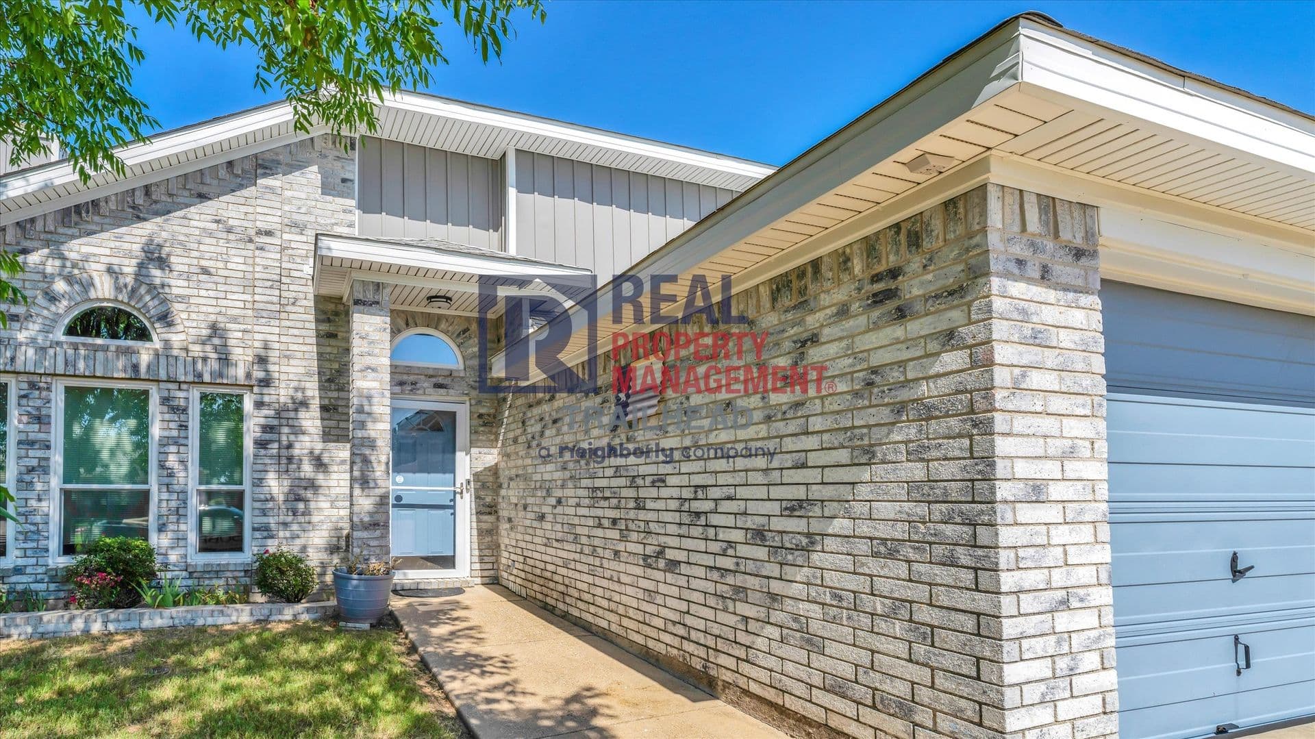 Fort Worth House: 732 Burlington Avenue