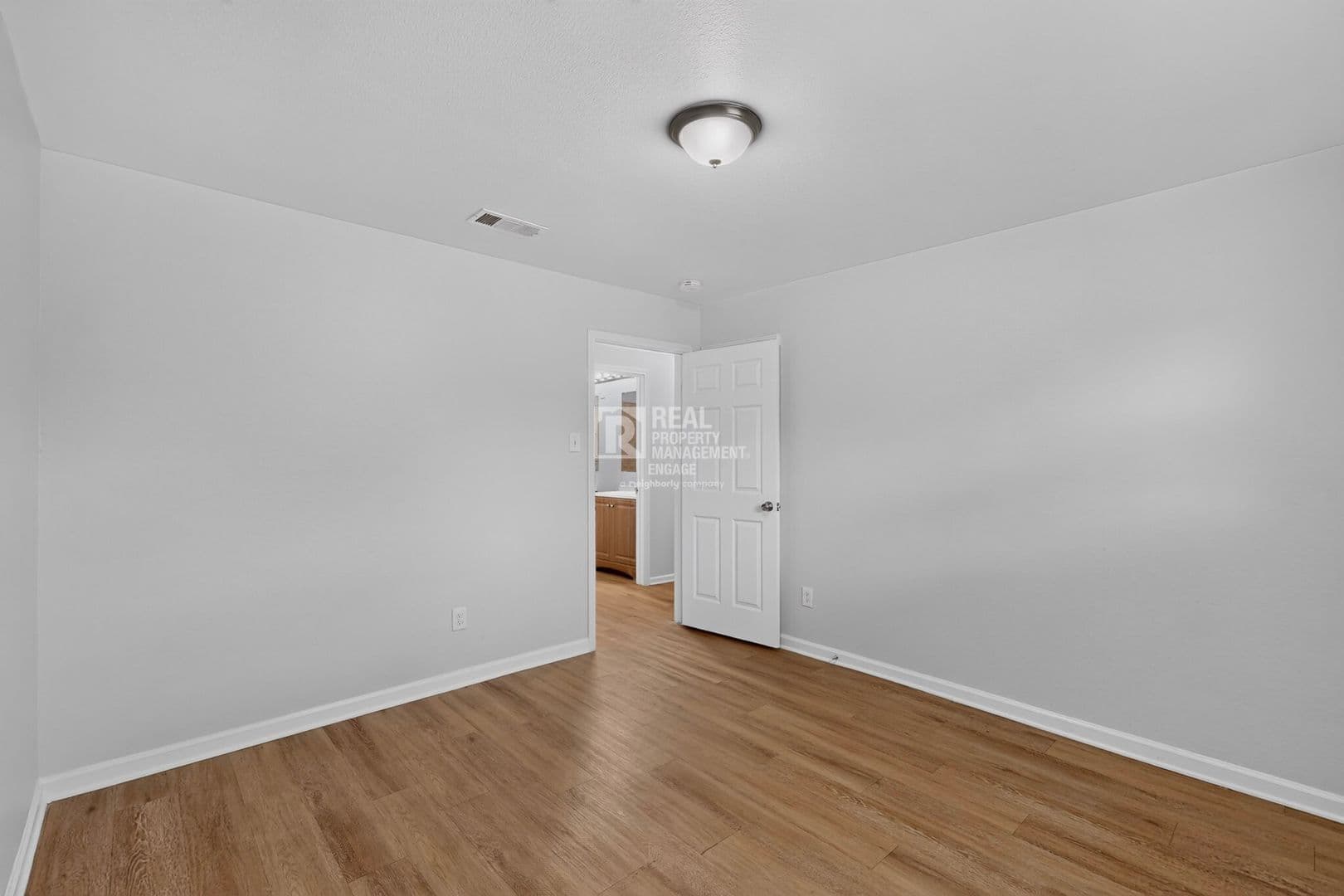 Fort Worth House: 4801 Hollowbrook Rd