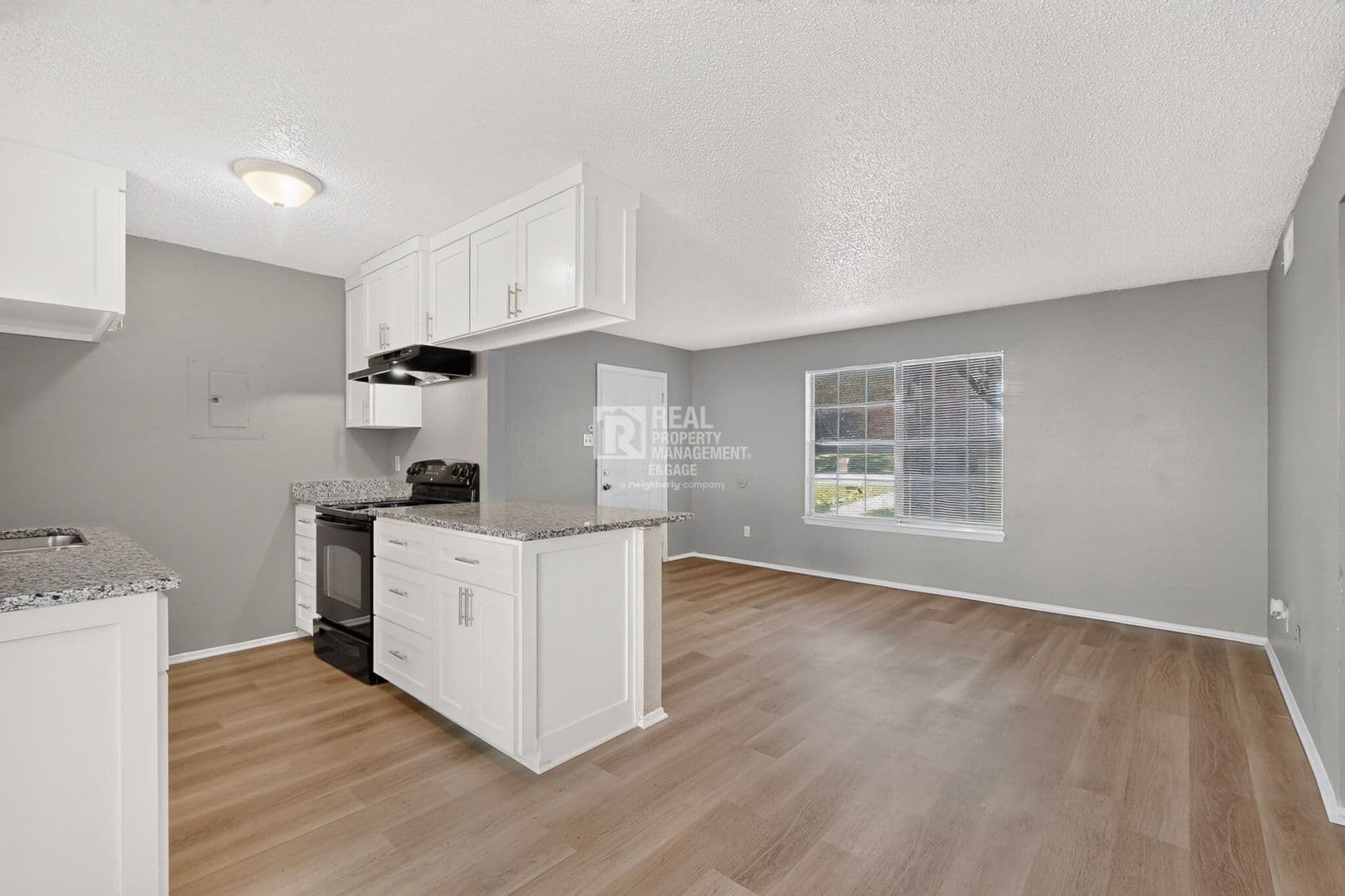 White Settlement Apartment: 8024 Cambridge Circle