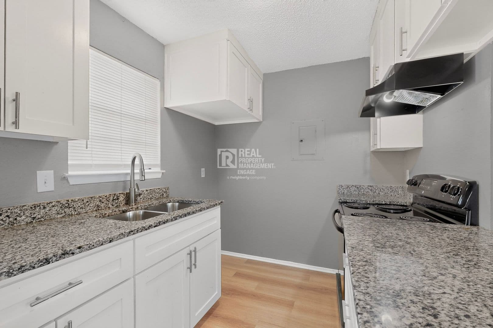 White Settlement Apartment: 8024 Cambridge Circle