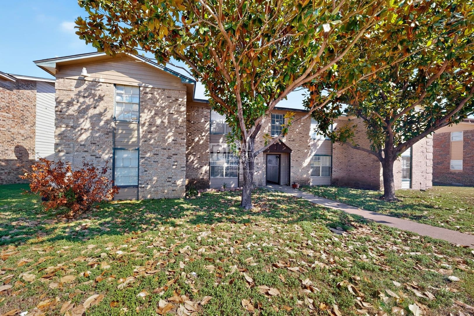White Settlement Apartment: 8024 Cambridge Circle