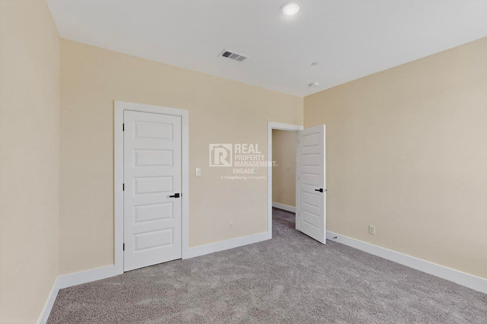Irving Townhome: 3425 Sanjeev Dr.