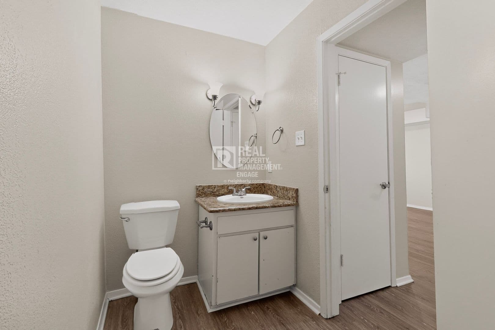 Grapevine Townhome: 1949 Shorewood Drive