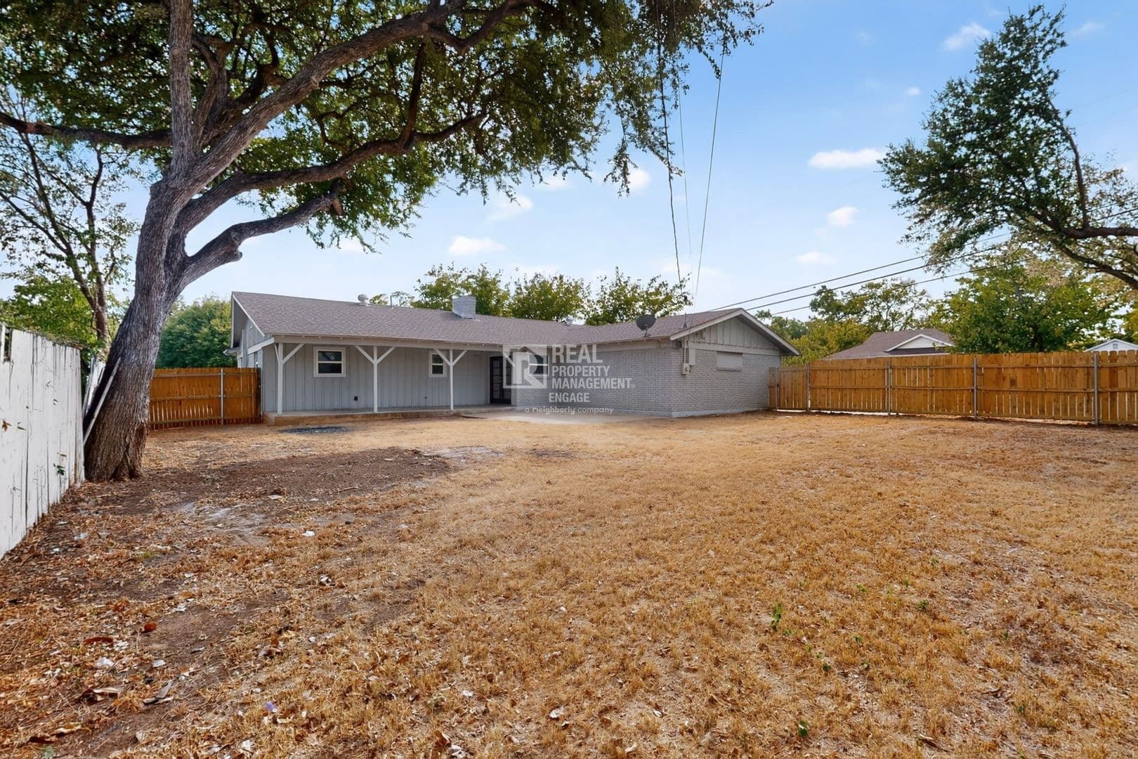 Fort Worth House: 4801 Hollowbrook Rd