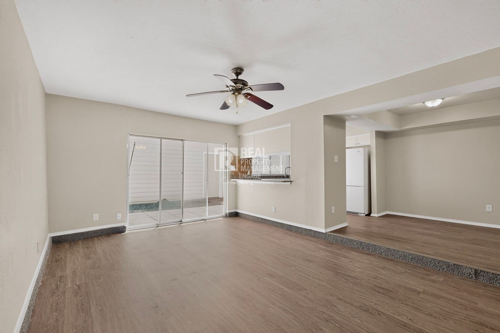 Grapevine Townhome: 1949 Shorewood Drive