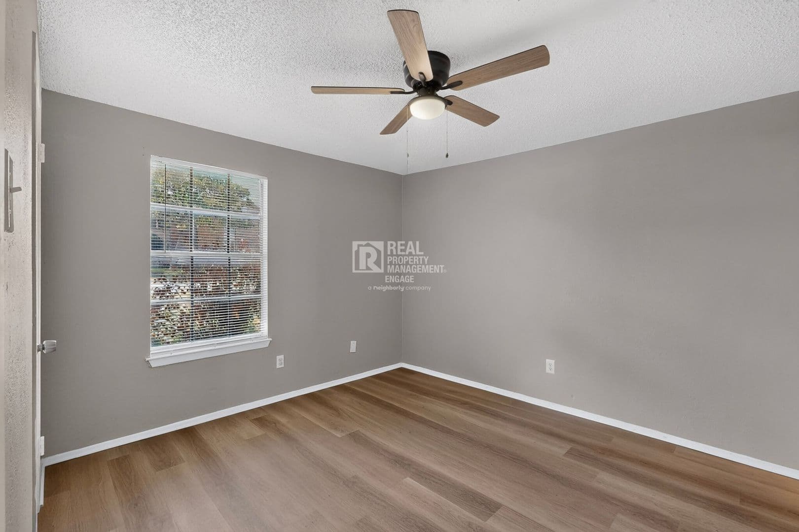 White Settlement Apartment: 8024 Cambridge Circle