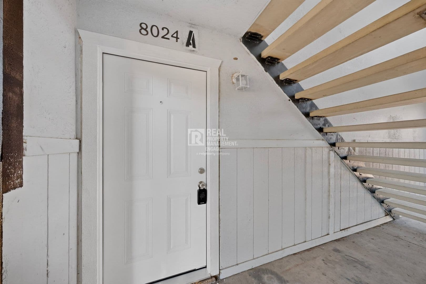 White Settlement Apartment: 8024 Cambridge Circle