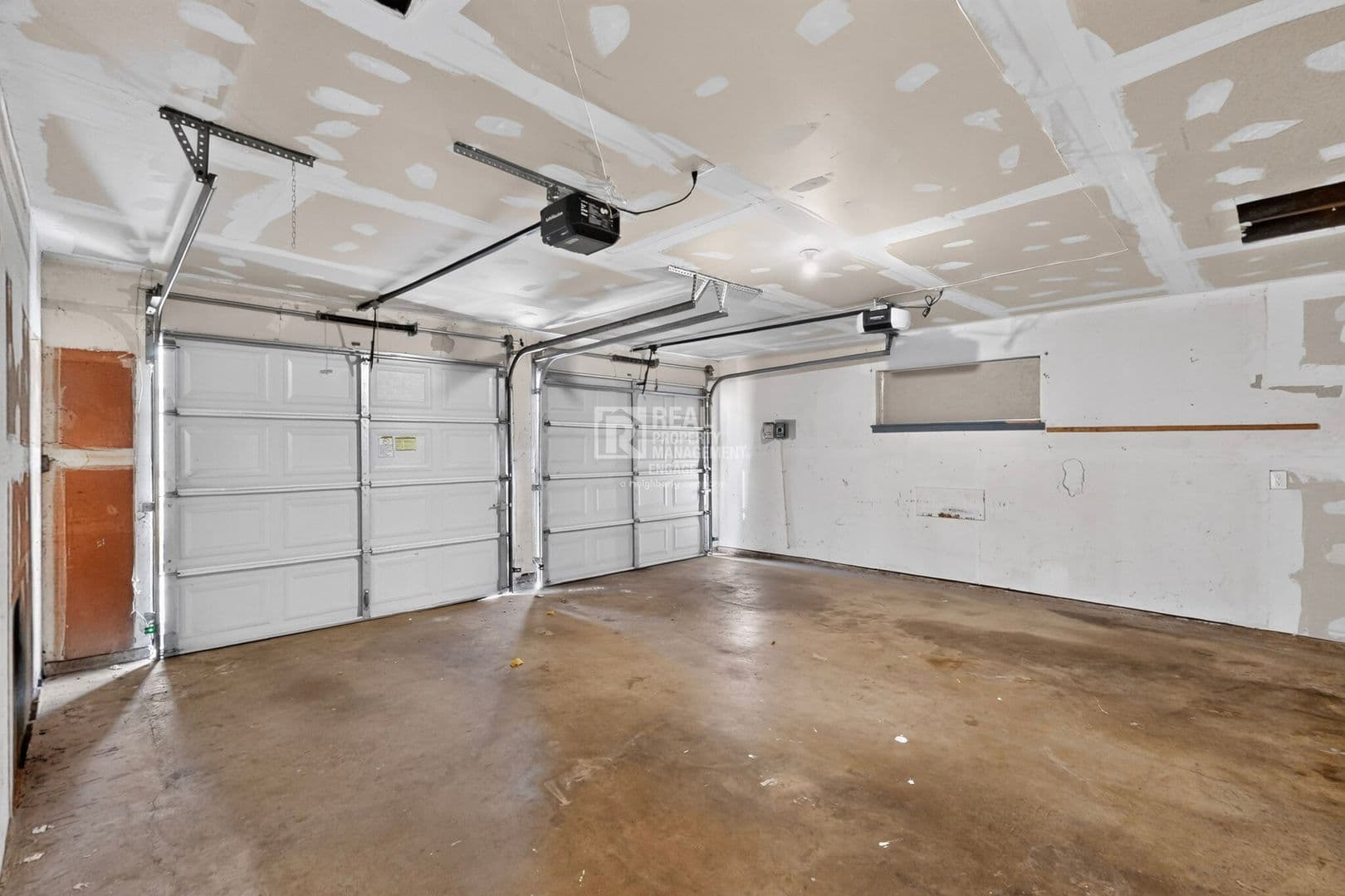 Fort Worth House: 4801 Hollowbrook Rd