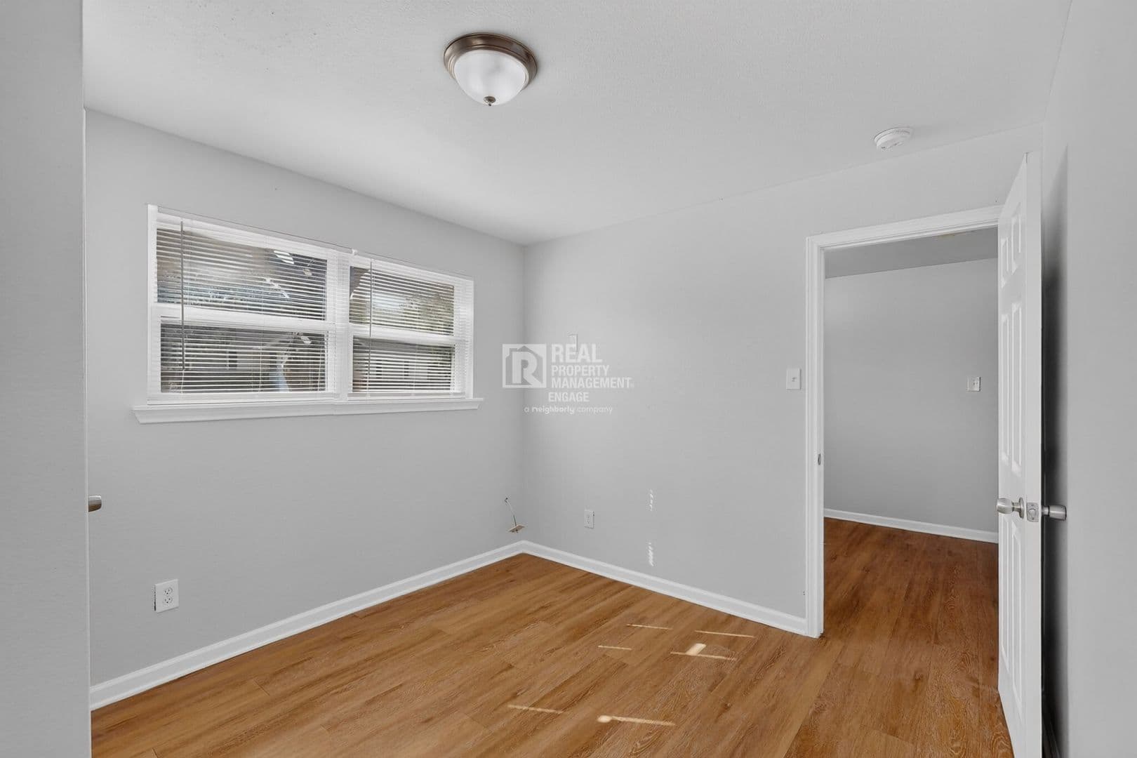 Fort Worth House: 4801 Hollowbrook Rd