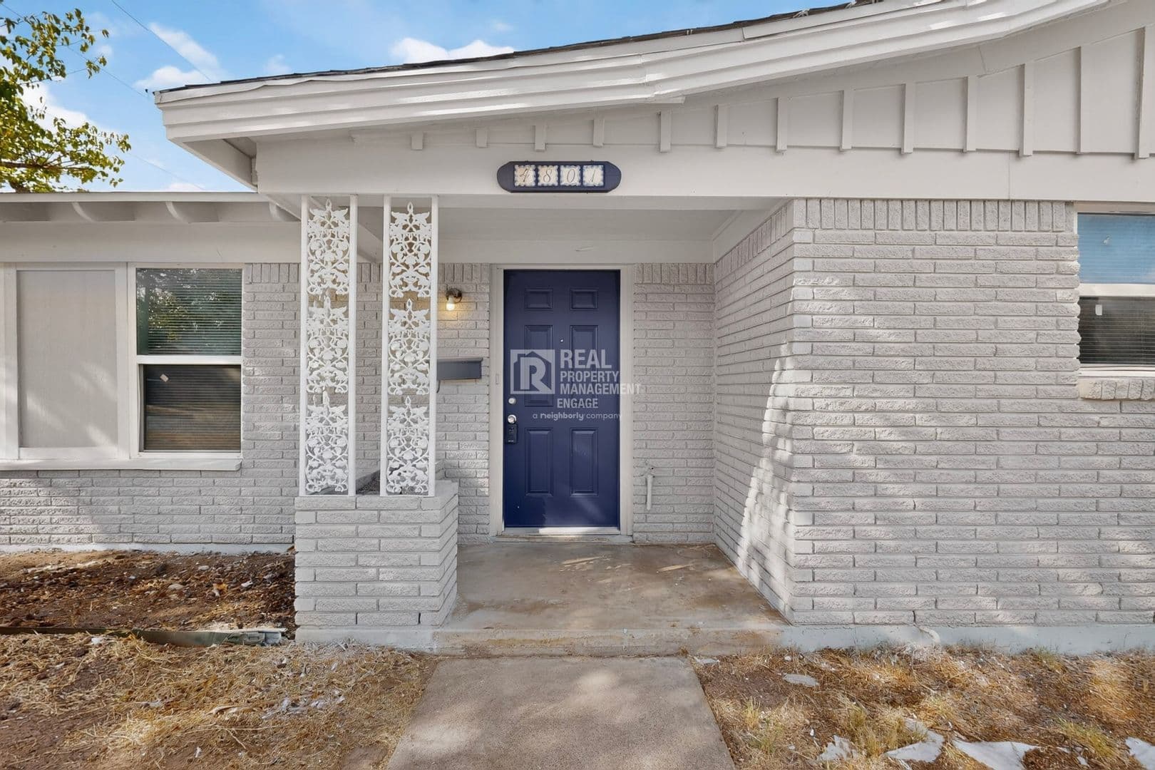 Fort Worth House: 4801 Hollowbrook Rd