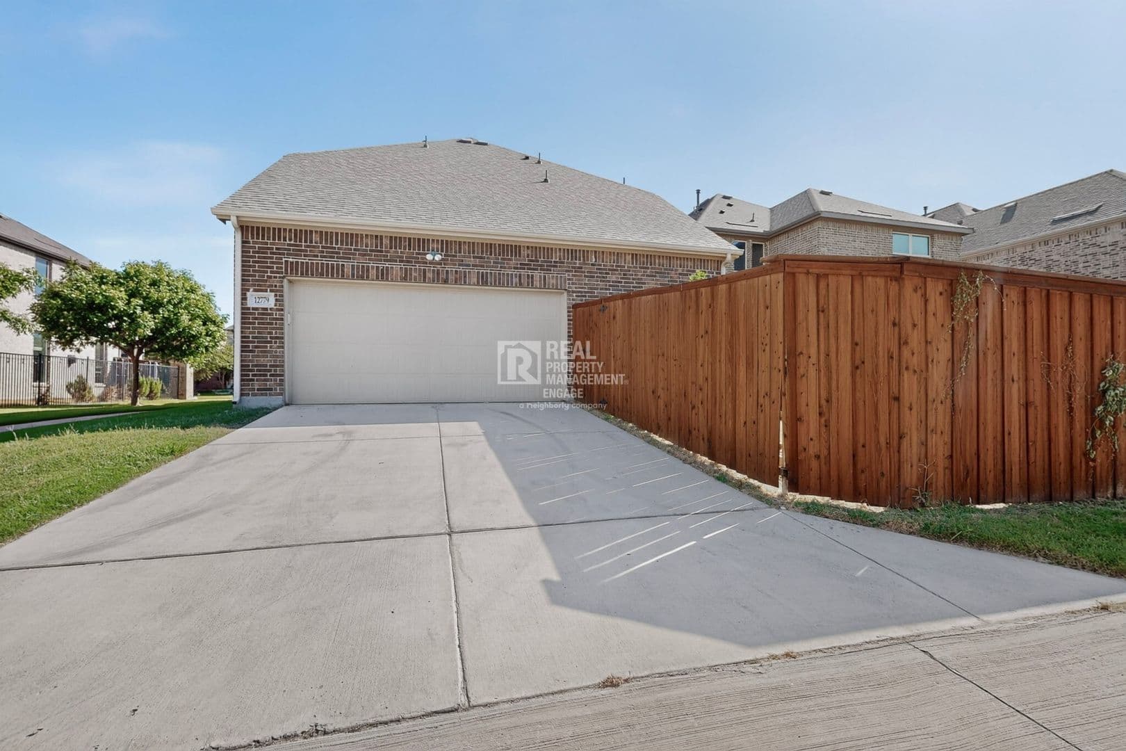 Farmers Branch House: 12779 Friar St
