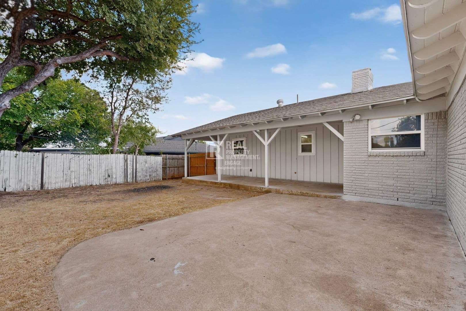 Fort Worth House: 4801 Hollowbrook Rd