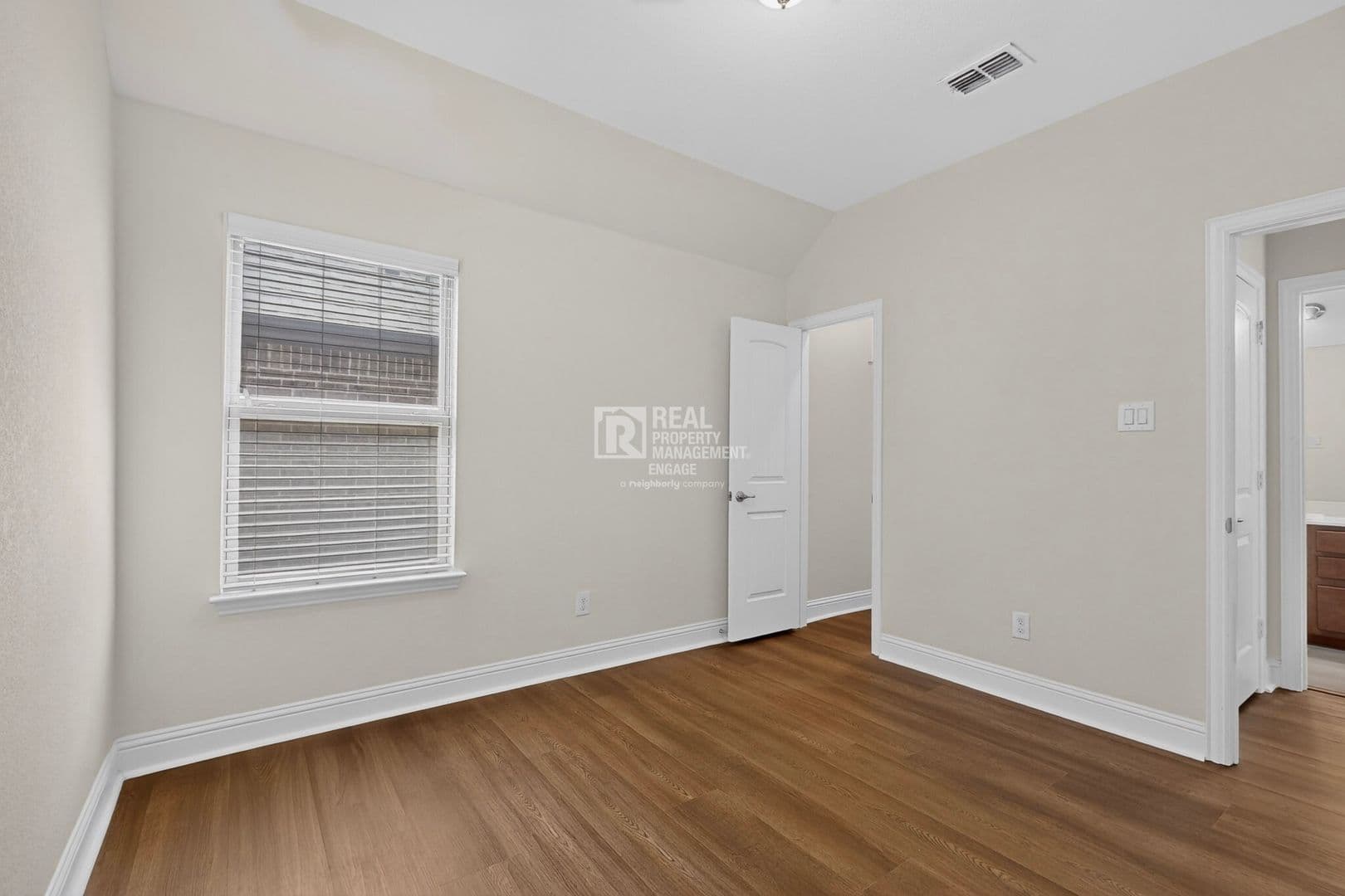 Farmers Branch House: 12779 Friar St