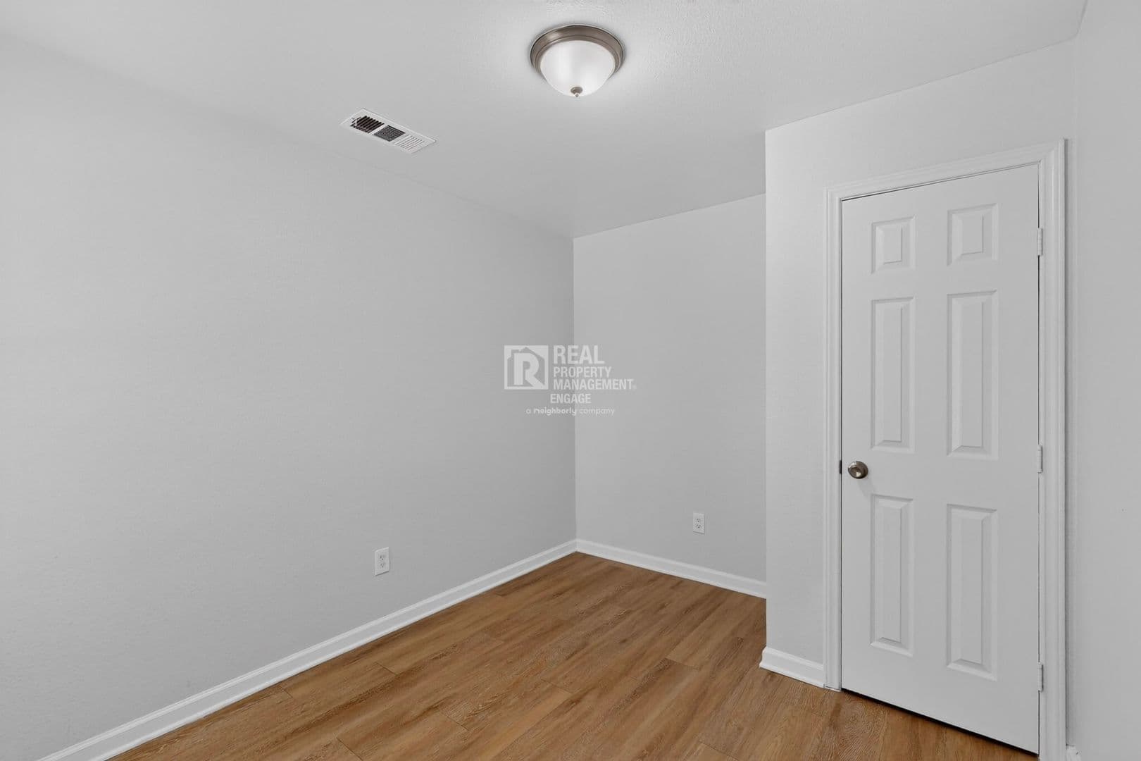 Fort Worth House: 4801 Hollowbrook Rd