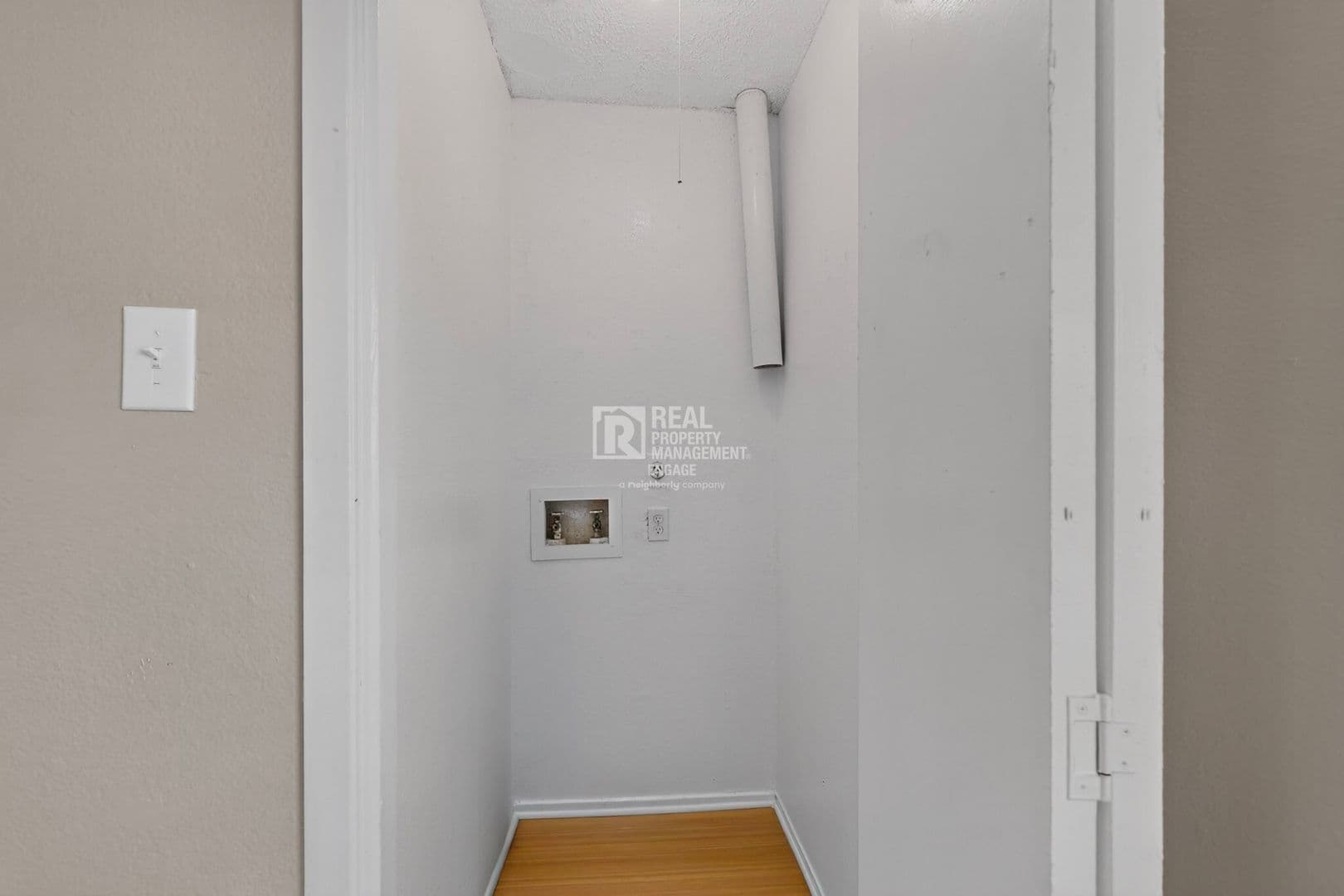 White Settlement Apartment: 8024 Cambridge Circle