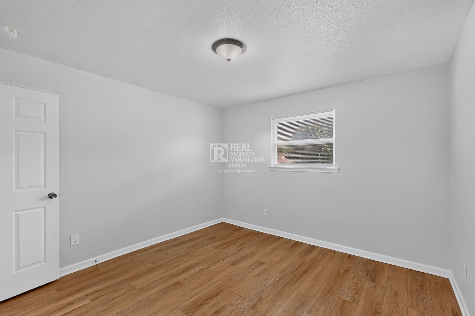 Fort Worth House: 4801 Hollowbrook Rd