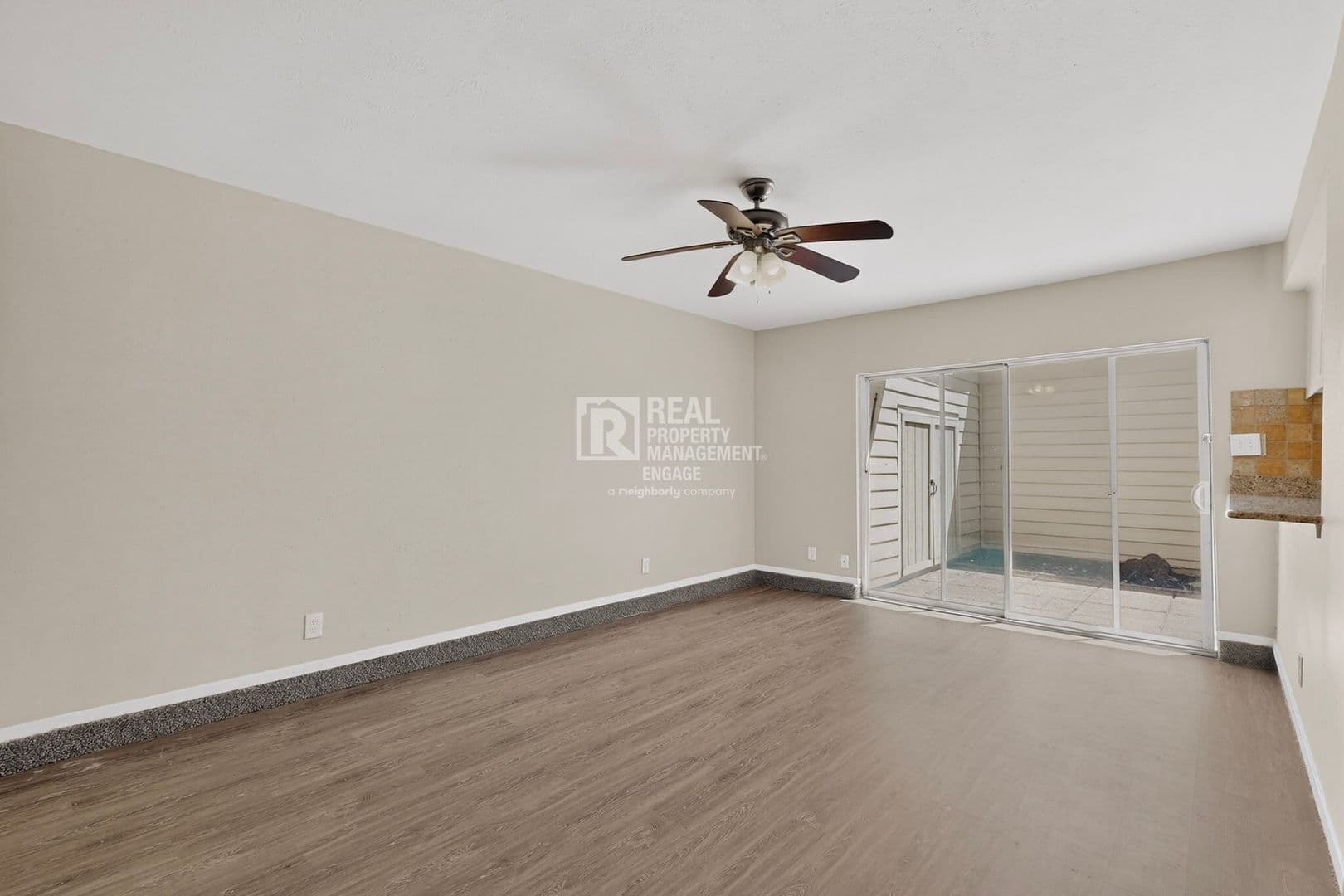 Grapevine Townhome: 1949 Shorewood Drive