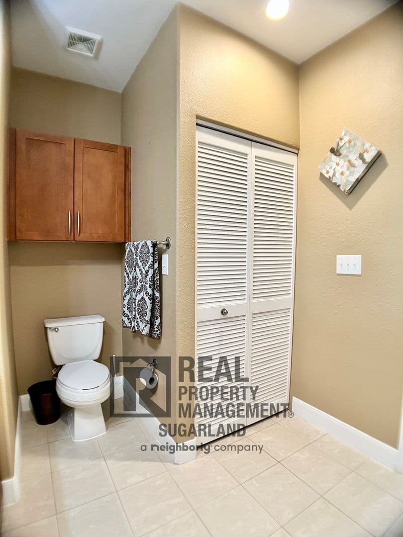 Sugar Land Condo: 2299 Lone Star Dr. #334