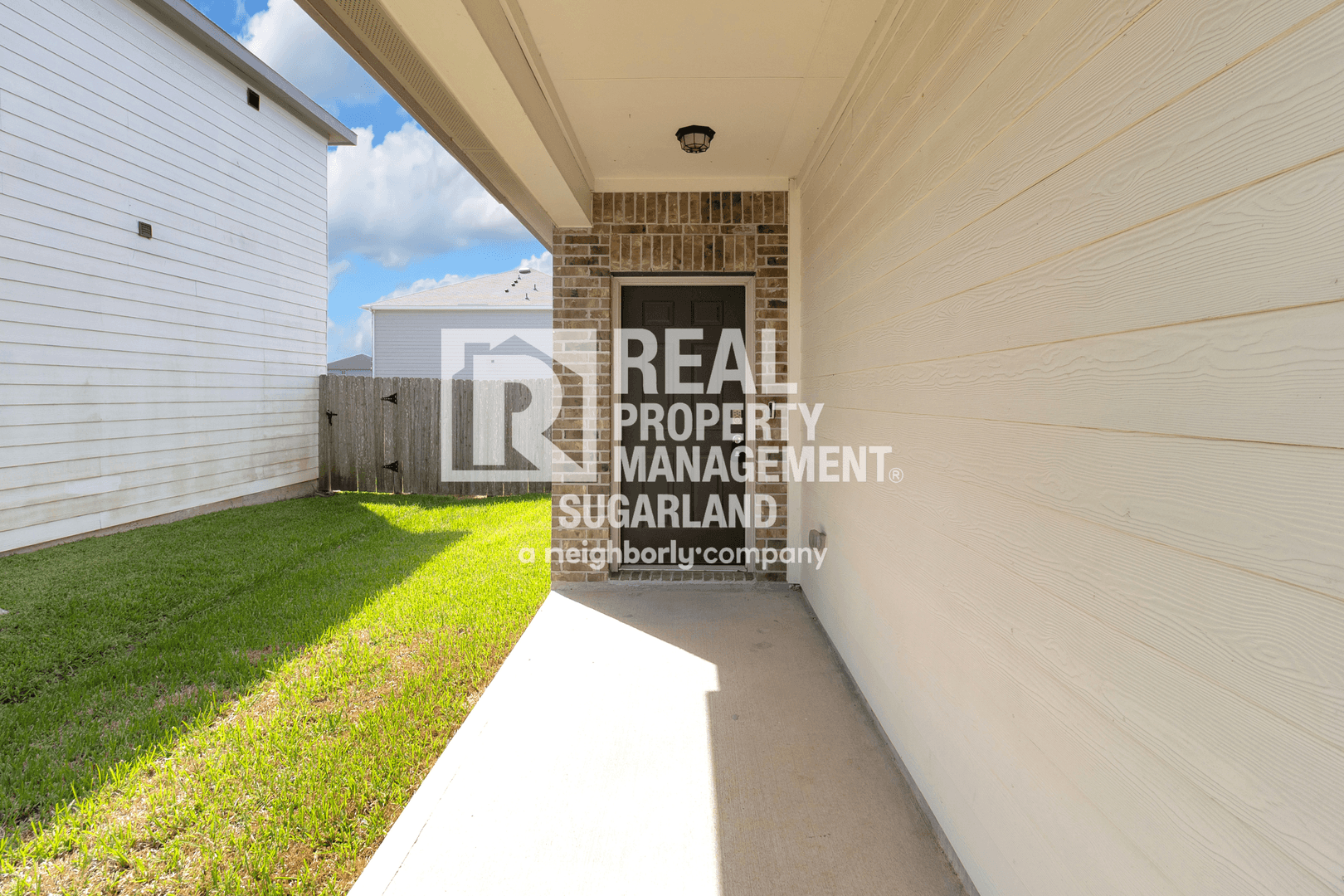 Richmond House: 6330 Highland Bend Drive